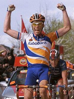 Erik Dekker ������� ������ Rabobank ���� �� ���� ���� ������. ������� Lance Armstrong ����� ����.