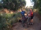 ����
����